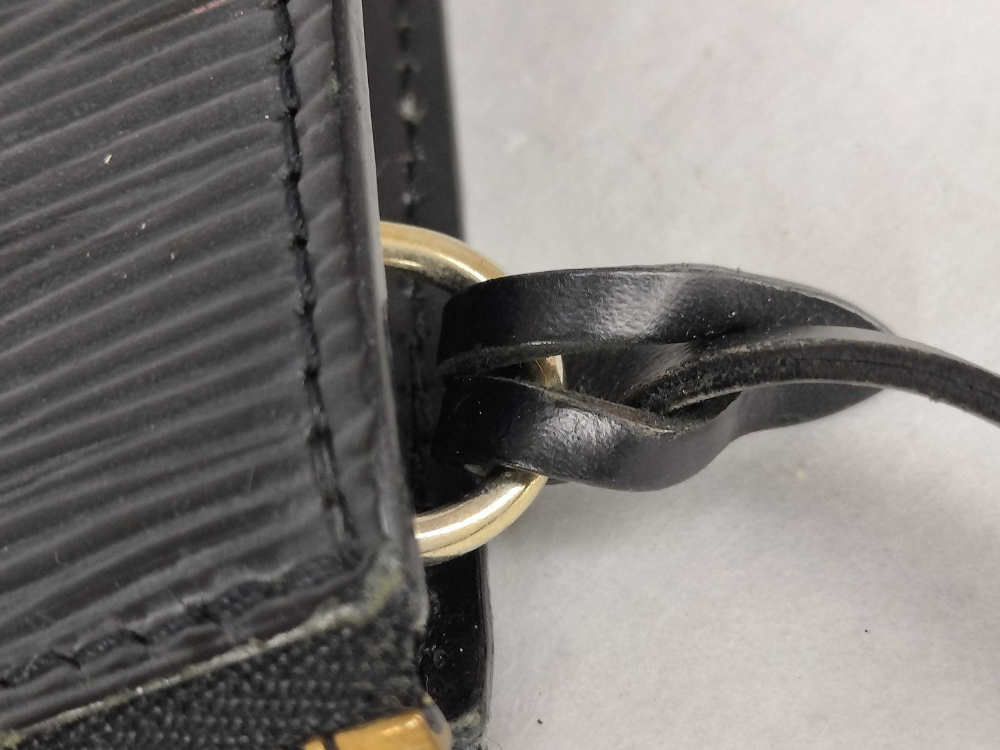 LOUIS VUITTON Epi LV Epi Pochette Accessoires M40632 Pouch