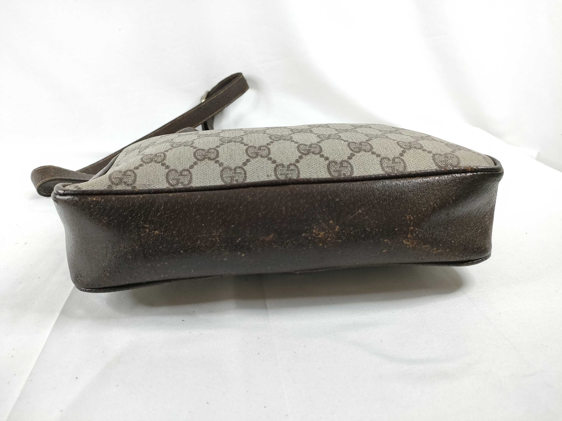 GUCCI GG Supreme Shoulder Bag in PVC, Brown