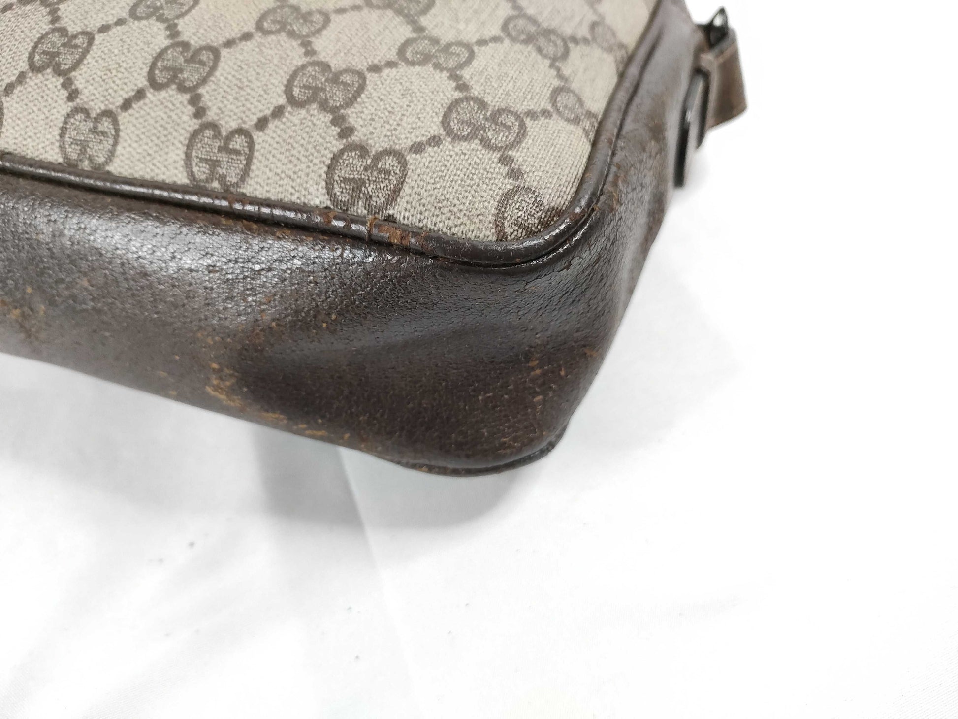 GUCCI GG Supreme Shoulder Bag in PVC, Brown