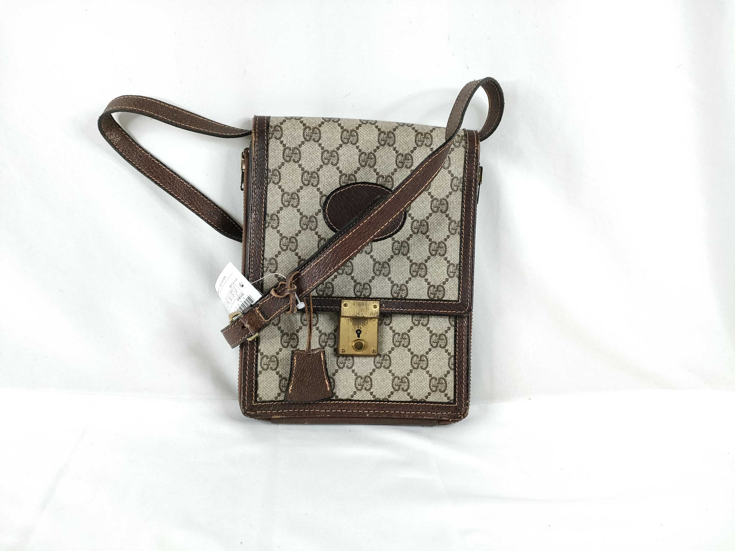 GUCCI GG Supreme GG Supreme Shoulder Bag Flap Shoulder Bag