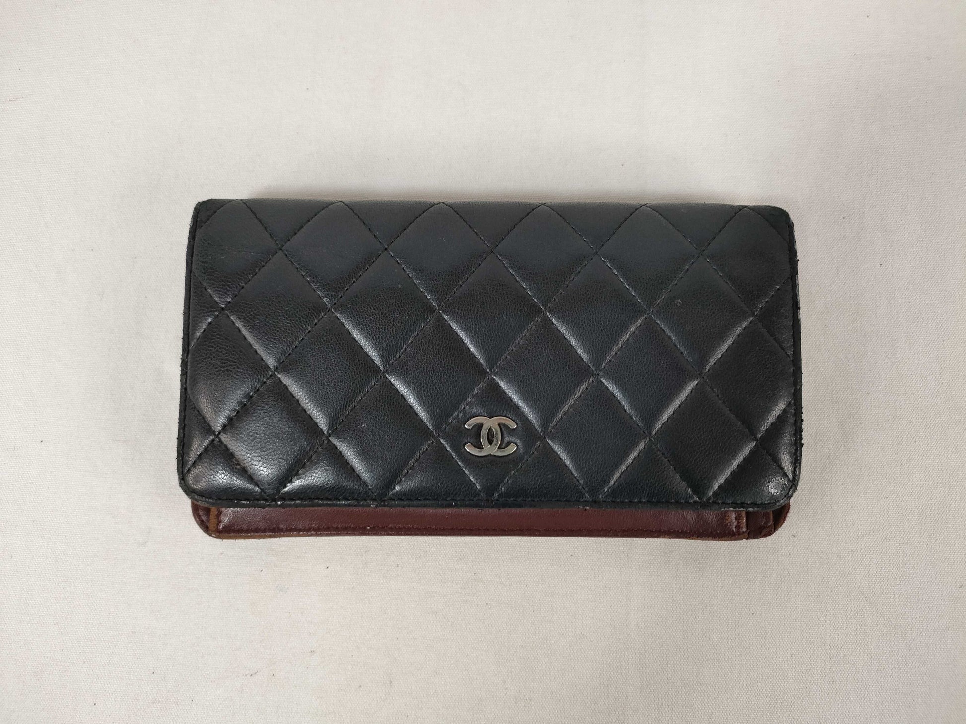 CHANEL Matelasse Bifold Long Wallet in Lambskin with Coco Mark Seal