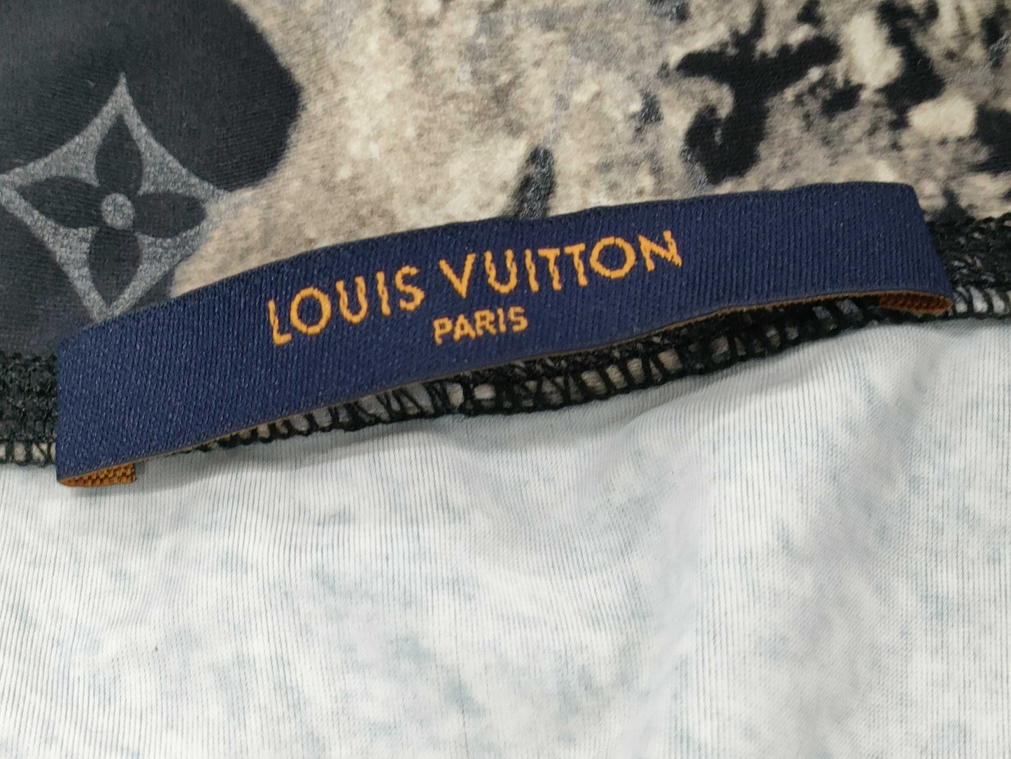 LOUIS VUITTON LOUIS VUITTON Rashguard Size L Tops