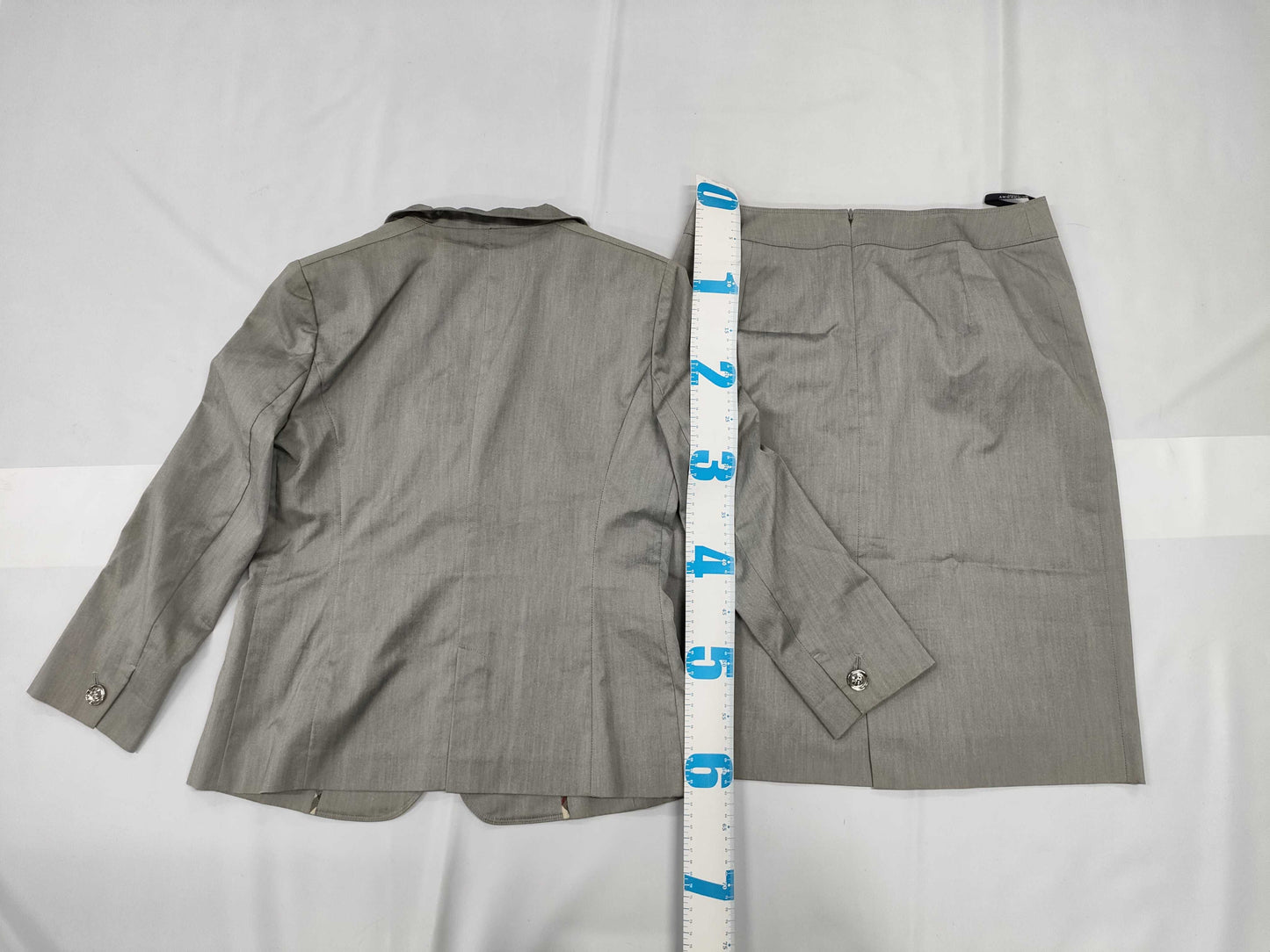 BURBERRY LONDON Suit Size 42 Other Apparel