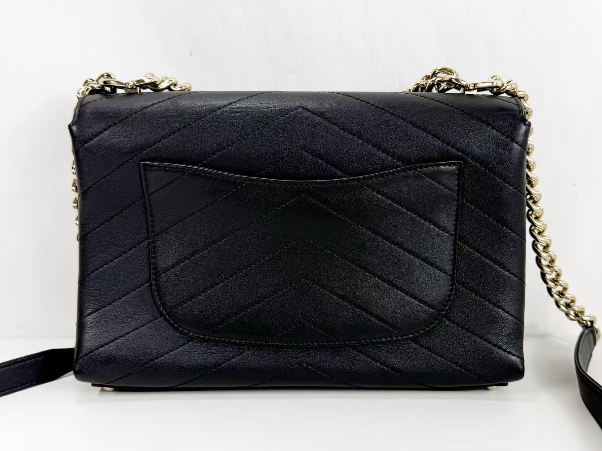 CHANEL Black Chevron Shoulder Bag, W23/H15/D7cm, Approx. 26 Series, Gold Hardware, with Dust Bag and Sticker, 26544370, Excellent Condition