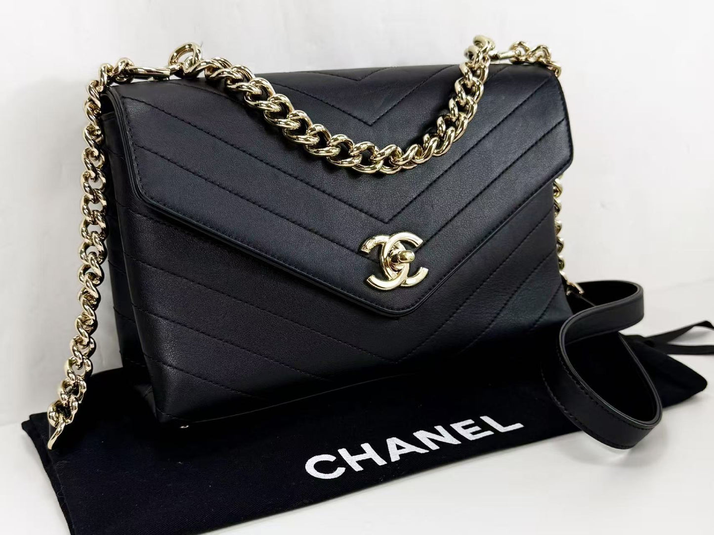 CHANEL Black Chevron Shoulder Bag, W23/H15/D7cm, Approx. 26 Series, Gold Hardware, with Dust Bag and Sticker, 26544370, Excellent Condition