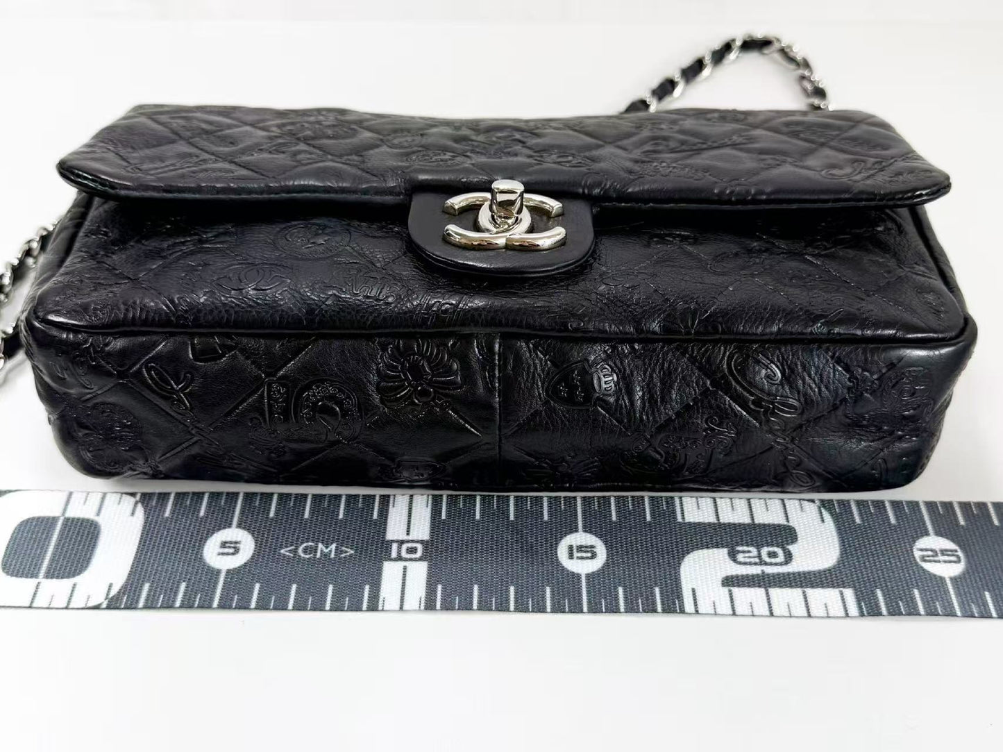 CHANEL Black Matelasse Icon Leather Embossed Double Chain W25cm x H15cm x D5cm [Dust bag and sticker included] Silver Hardware Shoulder Bag 14084973 Excellent Condition A-AB
