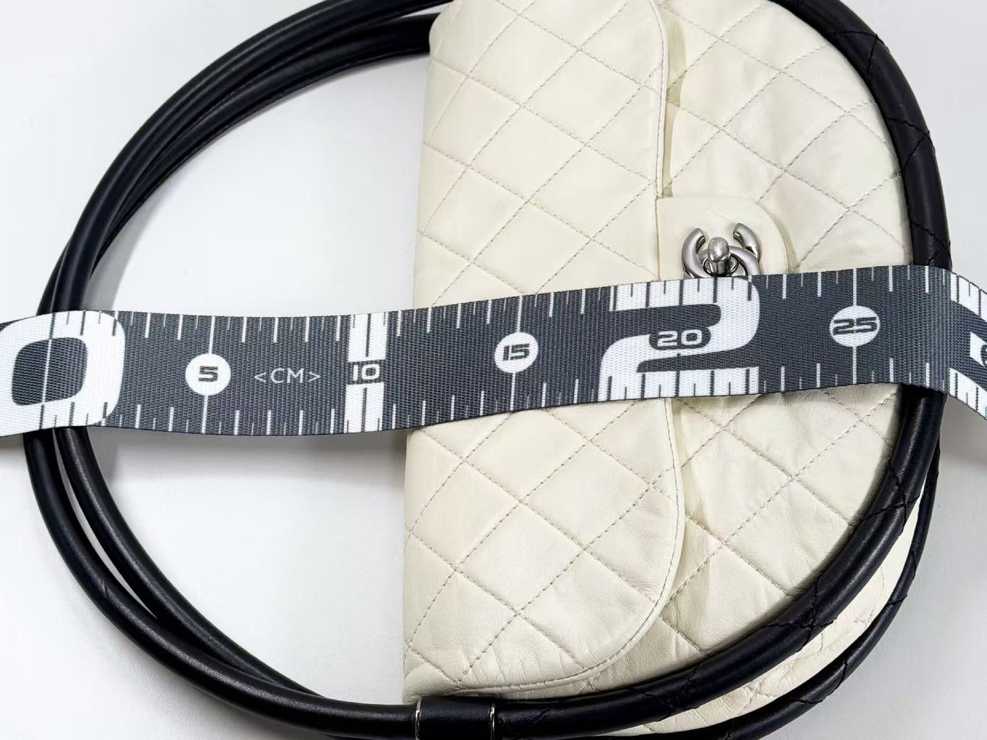 CHANEL Hula Hoop, Two-tone, W28cm, Approx. 18th Series [Sealed], Silver Hardware, Handbag 18033428, Excellent Condition, AB