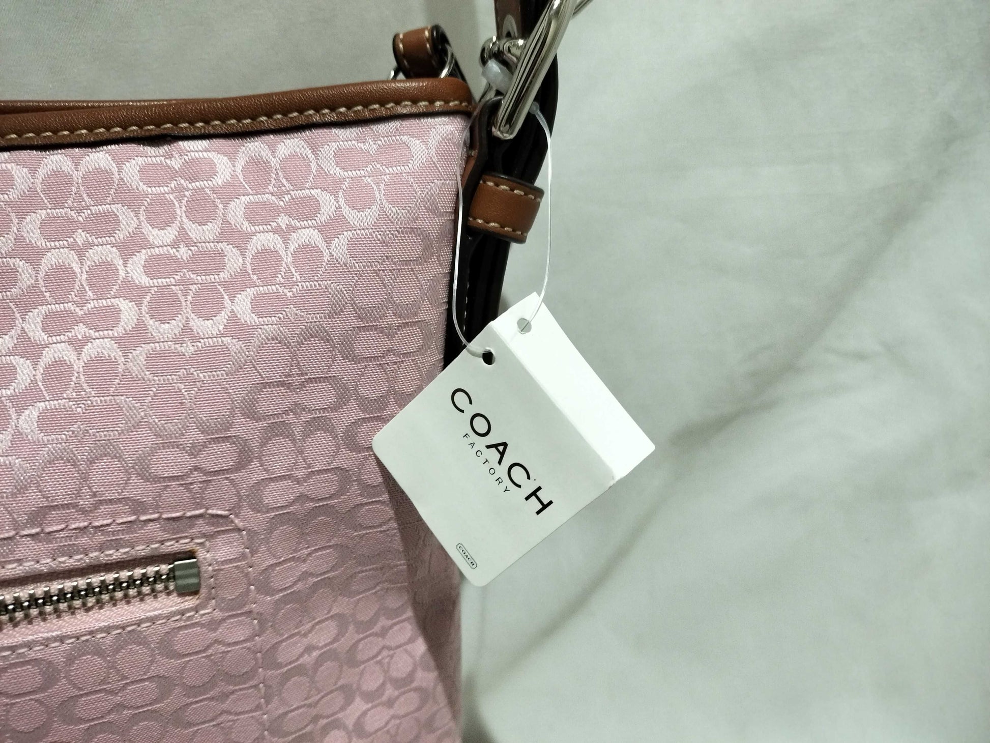 COACH shoulder bag with tag, pink shoulder bag