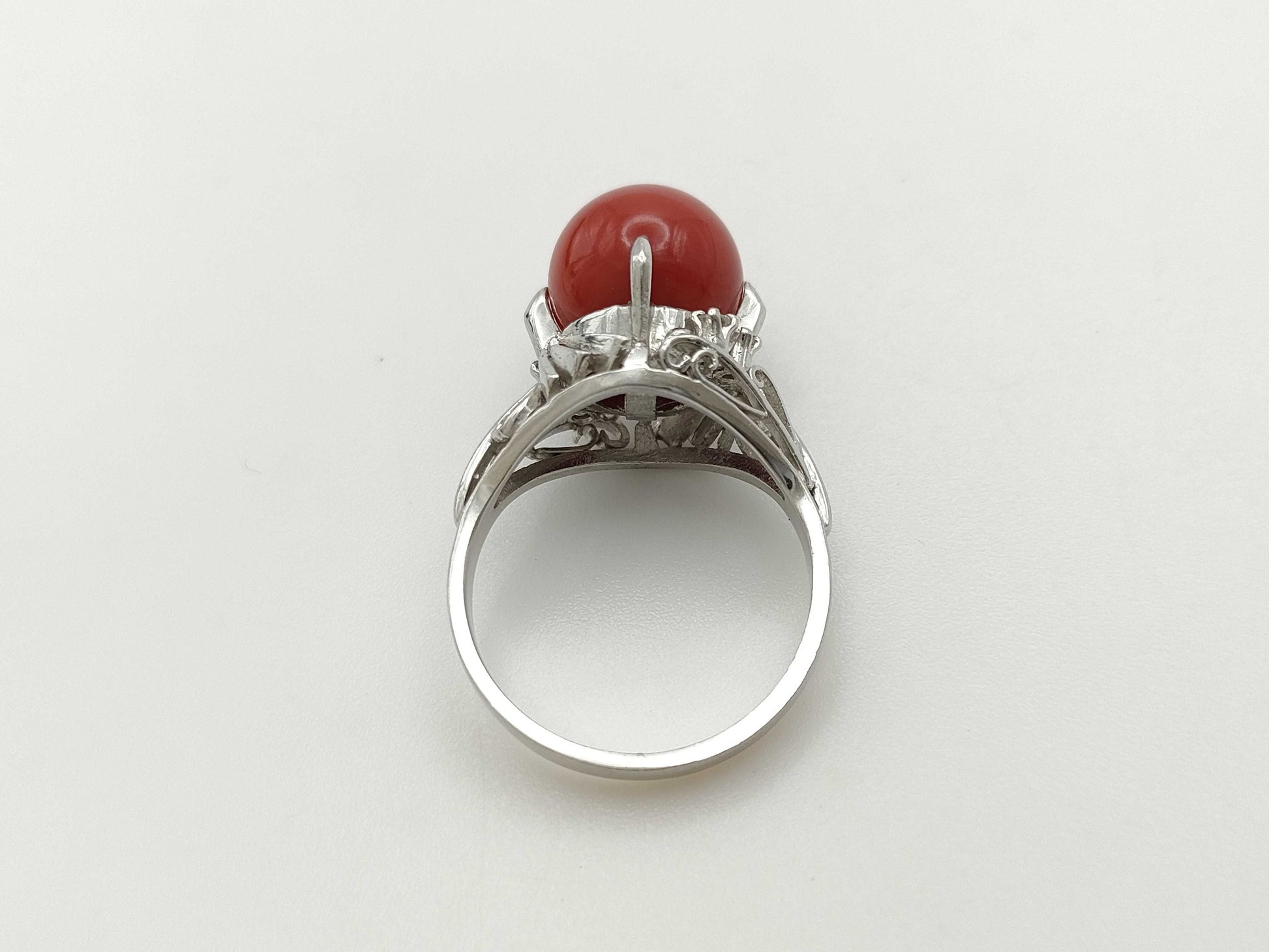 Coral ring, diameter approximately 10.3mm, diamond, PT900, 7.9g 