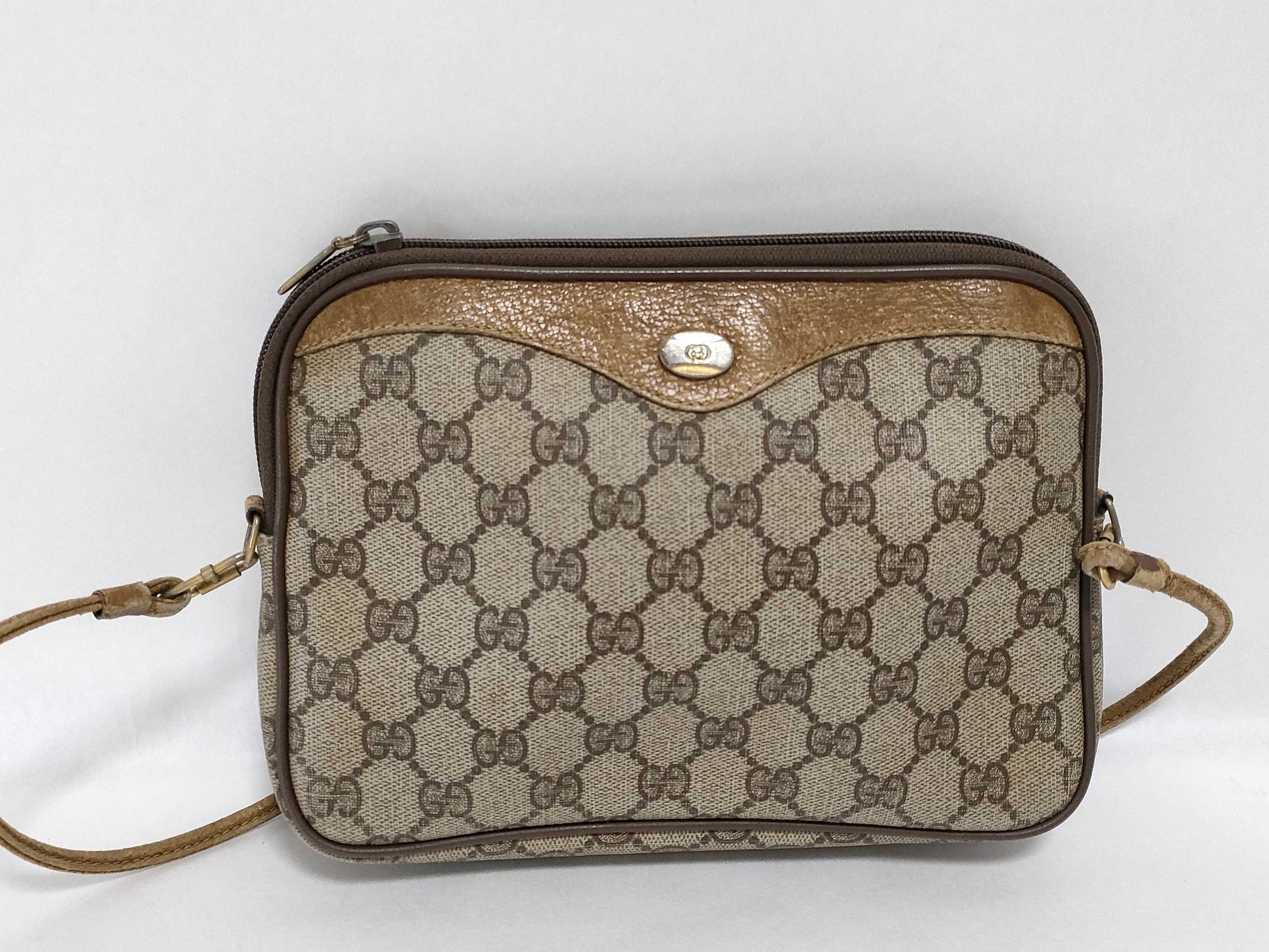 GUCCI GG Shoulder Bag 97.02.068