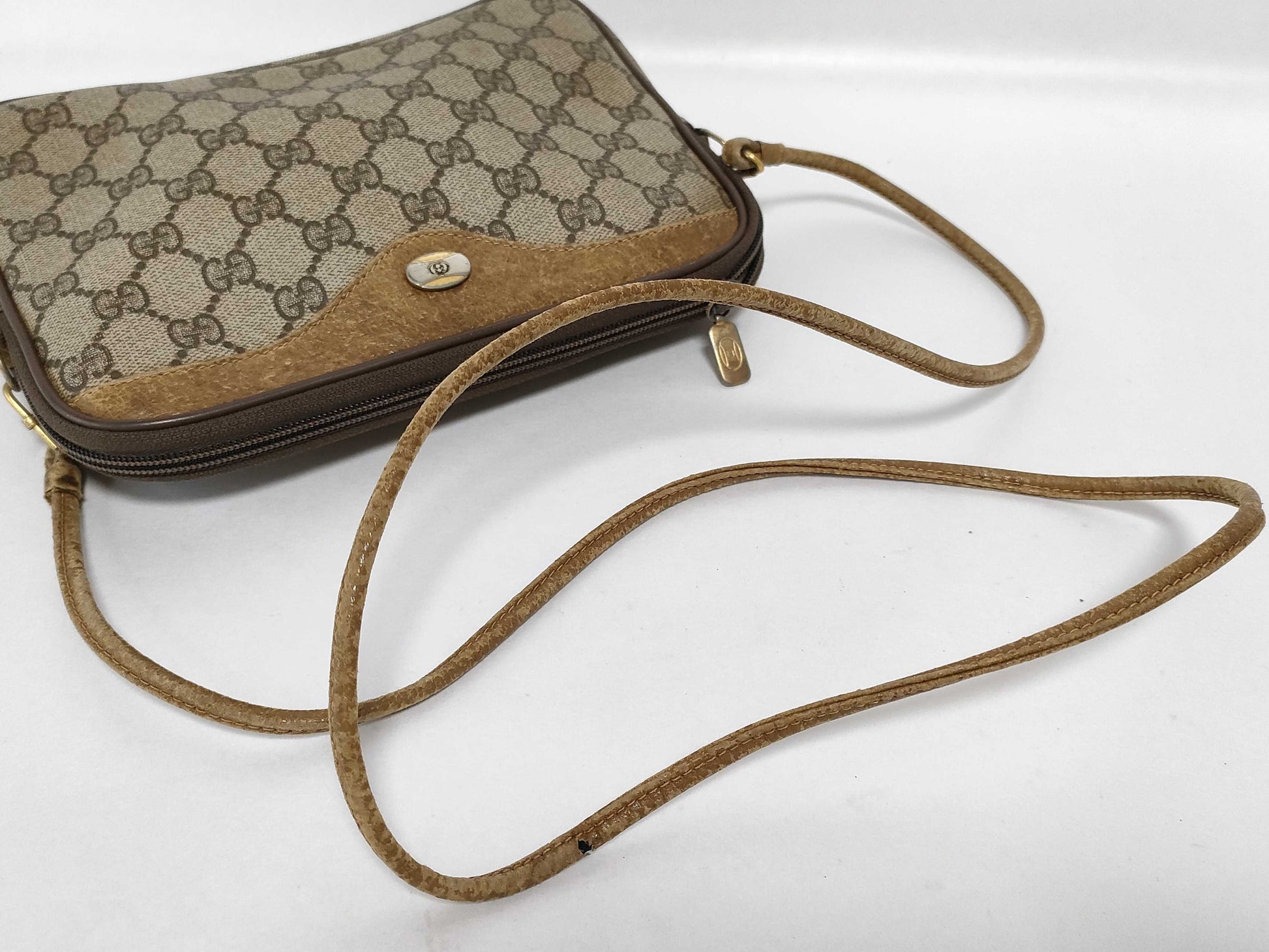 GUCCI GG Shoulder Bag 97.02.068