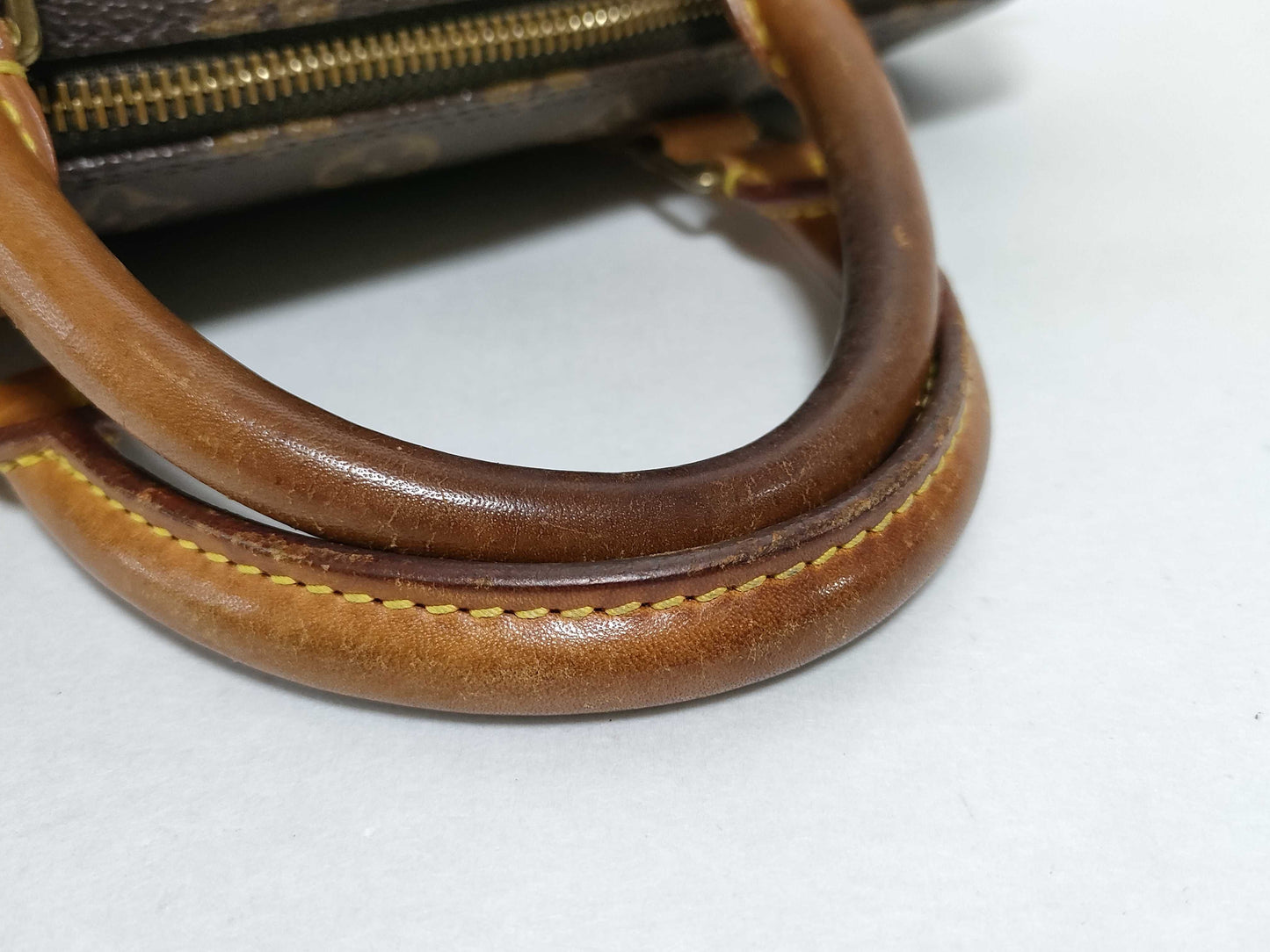 LOUIS VUITTON Monogram Louis Vuitton Monogram Speedy 30 Handbag