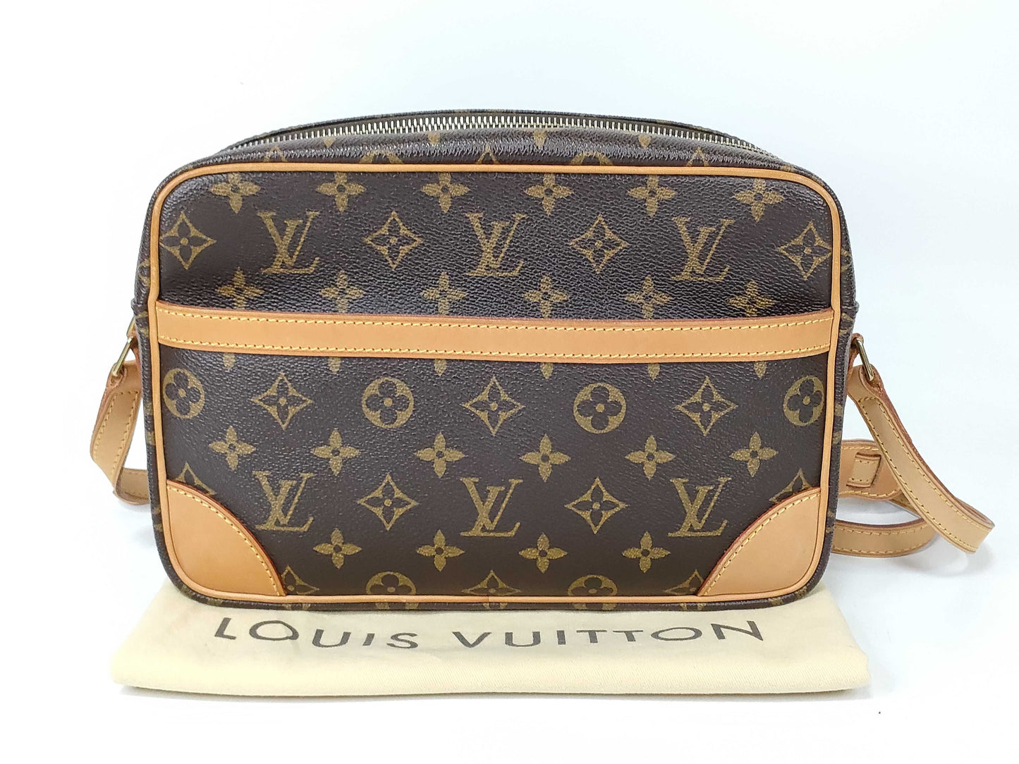 LOUIS VUITTON Monogram Shoulder Bag