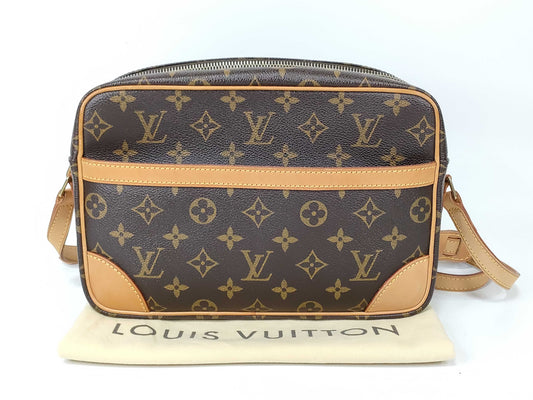 LOUIS VUITTON Monogram Shoulder Bag