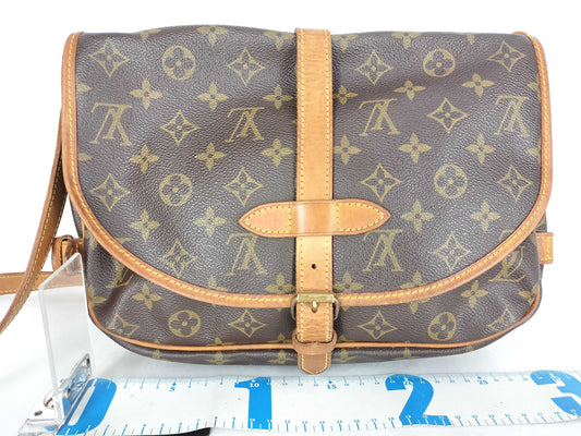 LOUIS VUITTON Monogram Louis Vuitton Monogram M42256 Saumur 30 Shoulder Bag