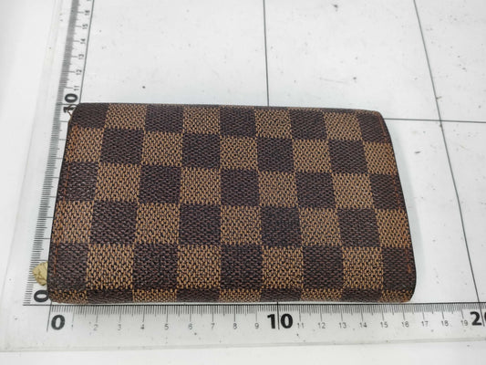 LOUIS VUITTON Damier Wallet