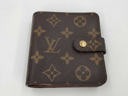 LOUIS VUITTON Monogram Wallet
