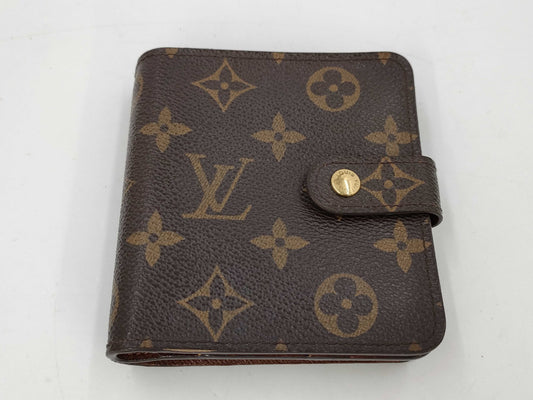LOUIS VUITTON Monogram Wallet
