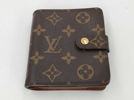 LOUIS VUITTON Monogram Wallet