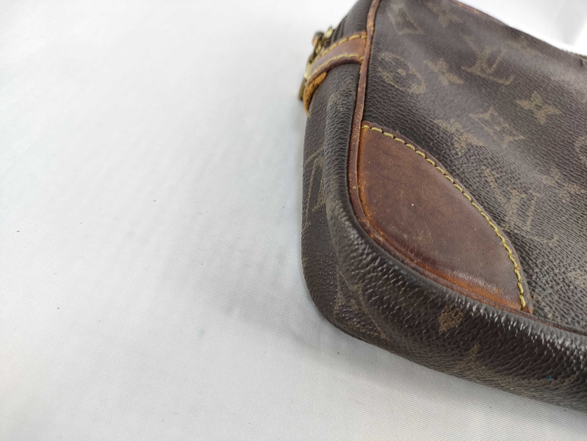 LOUIS VUITTON Monogram Brand Other Pouch Louis Vuitton Second Bag