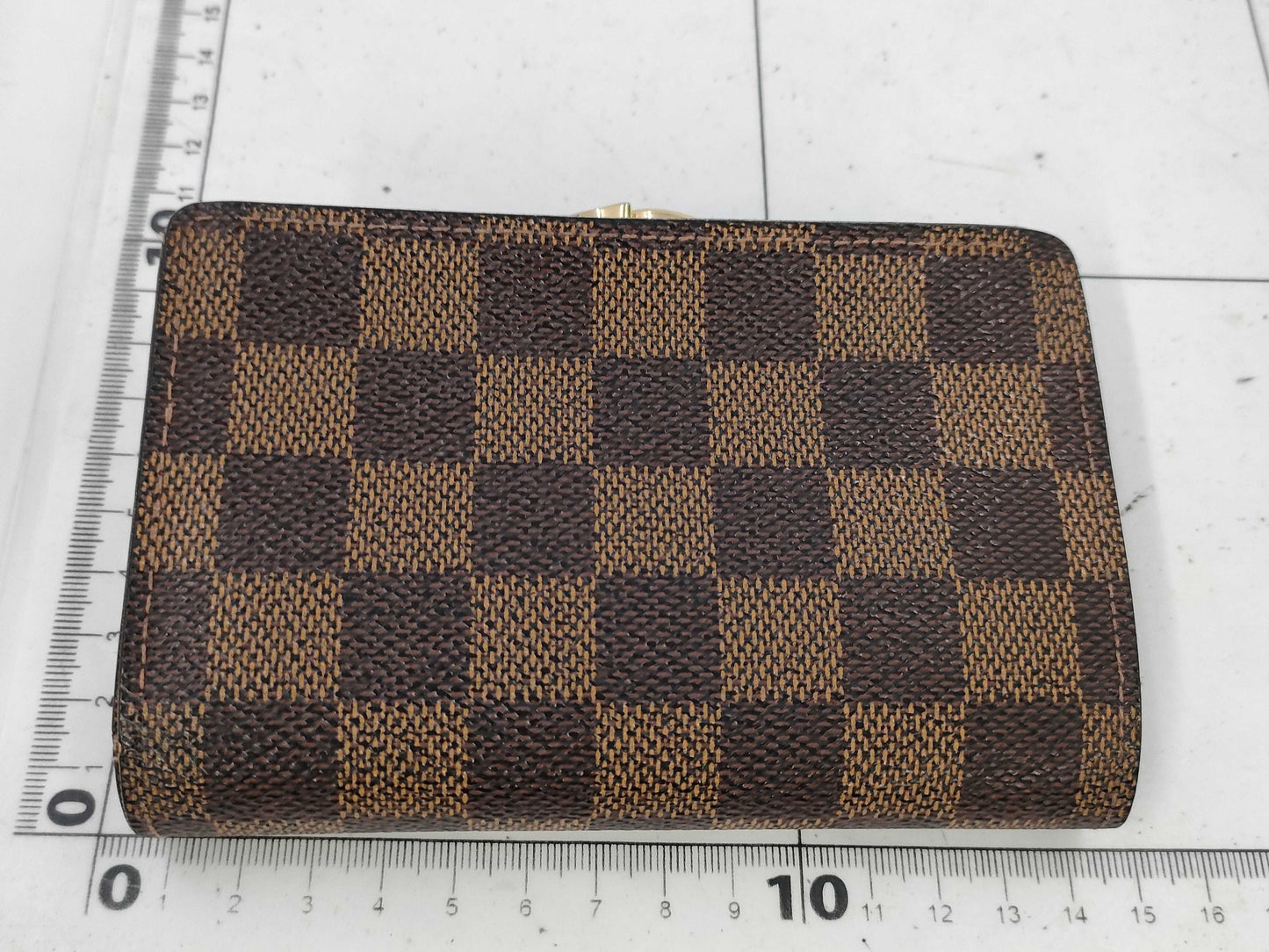 LOUIS VUITTON Damier Wallet