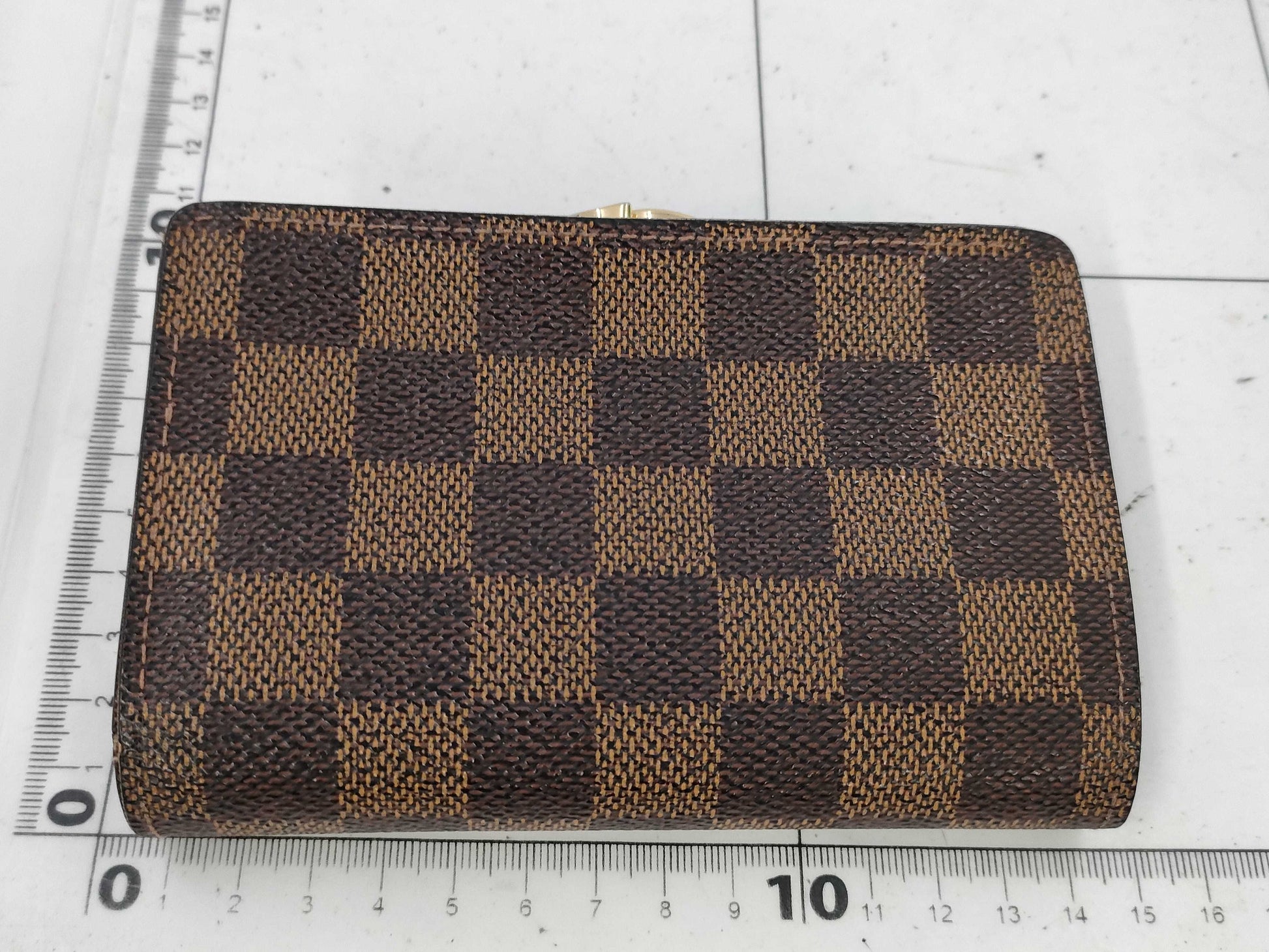 LOUIS VUITTON Damier Wallet