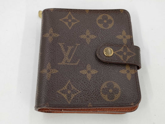 LOUIS VUITTON Monogram Wallet