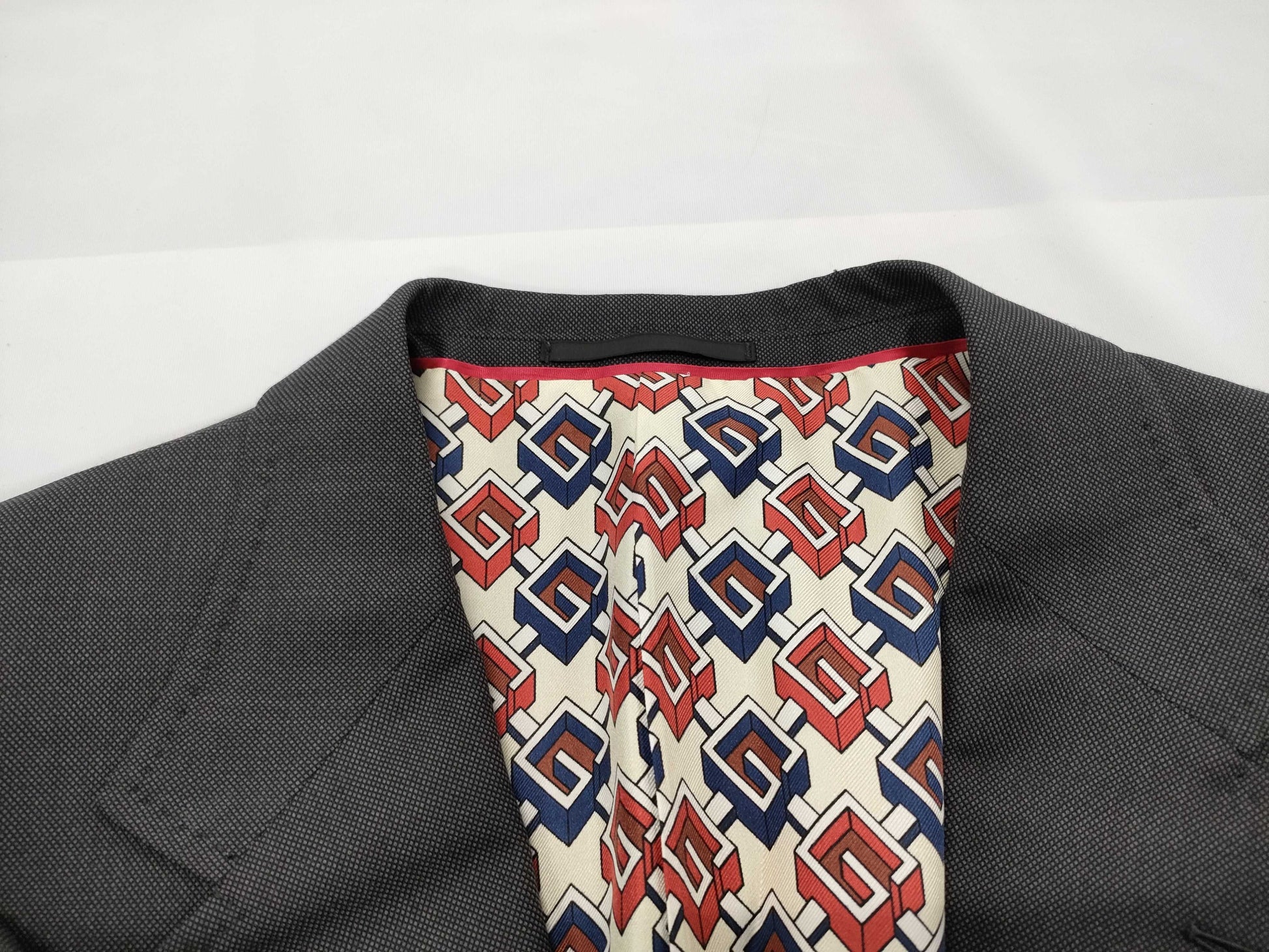 GUCCI 3-piece suit, size 56, other apparel