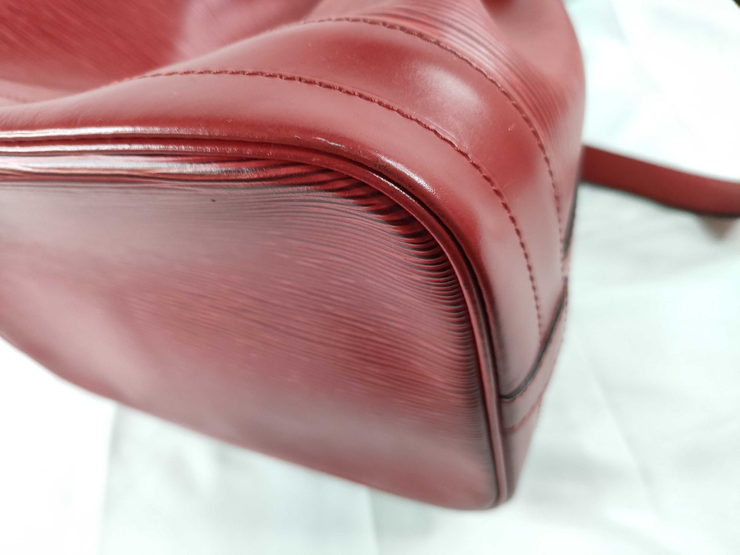 LOUIS VUITTON Epi Noe Red Shoulder Bag