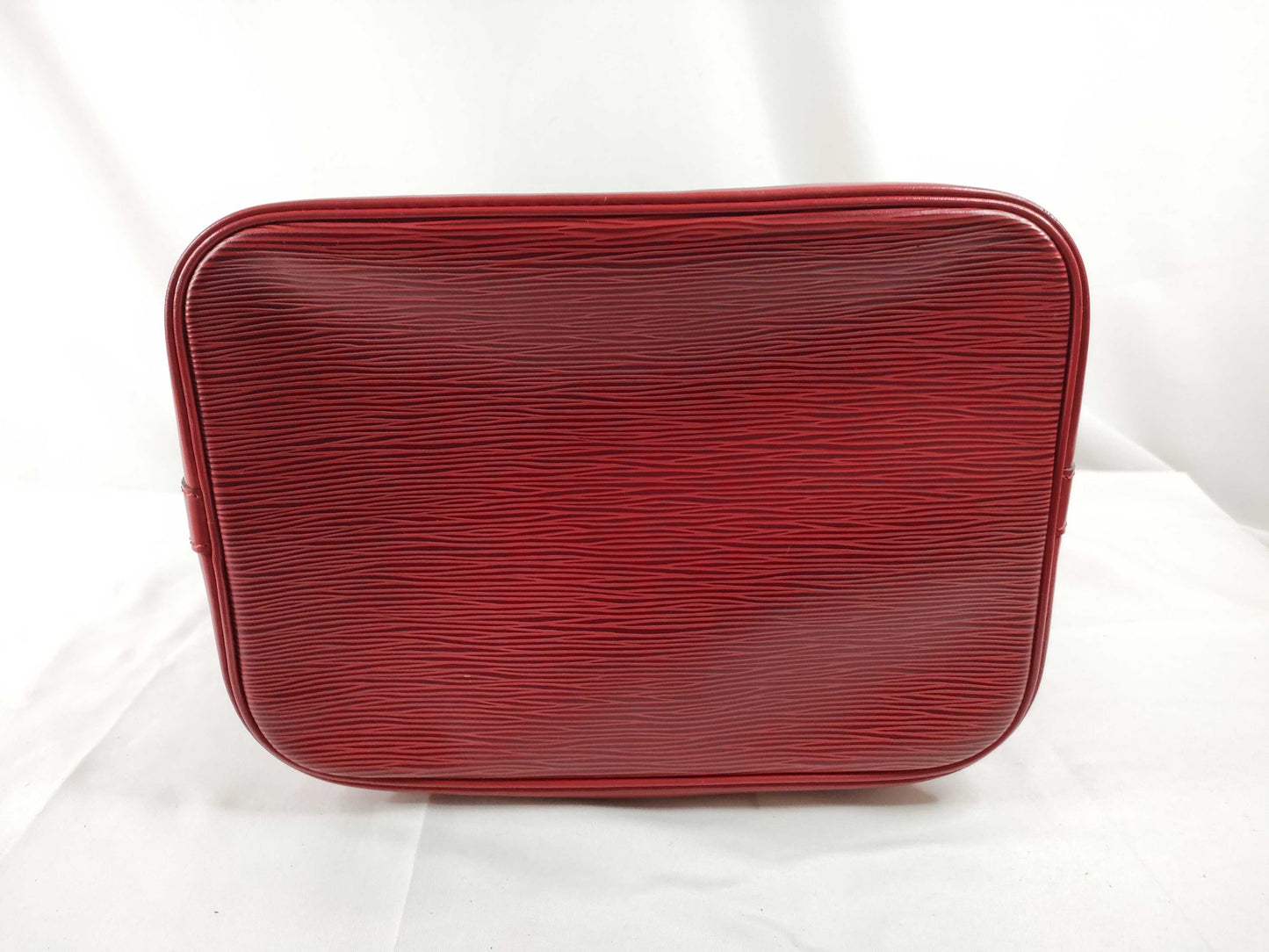 LOUIS VUITTON Epi Noe Red Shoulder Bag