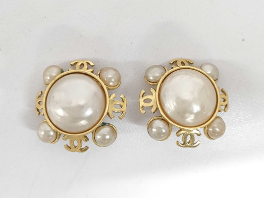CHANEL Coco Pearl Earrings
