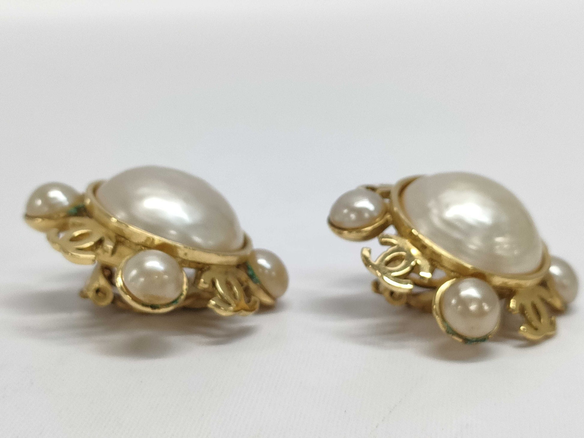 CHANEL Coco Pearl Earrings