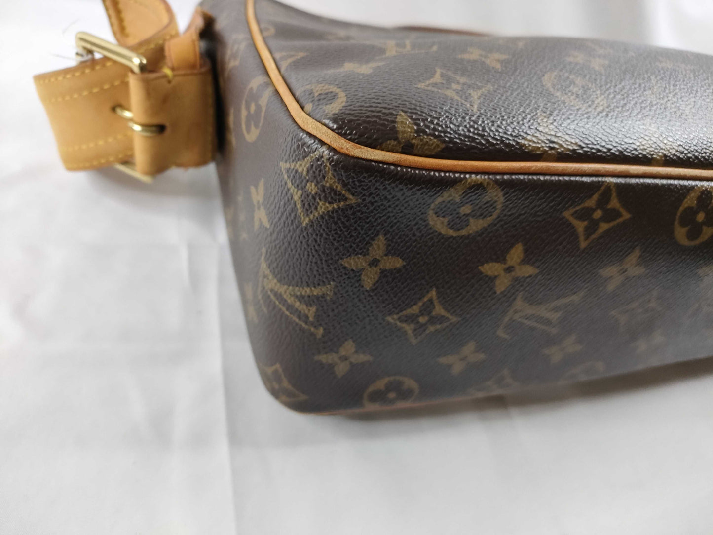 LOUIS VUITTON Monogram Viva Cite GM M51163 Shoulder Bag with Rip