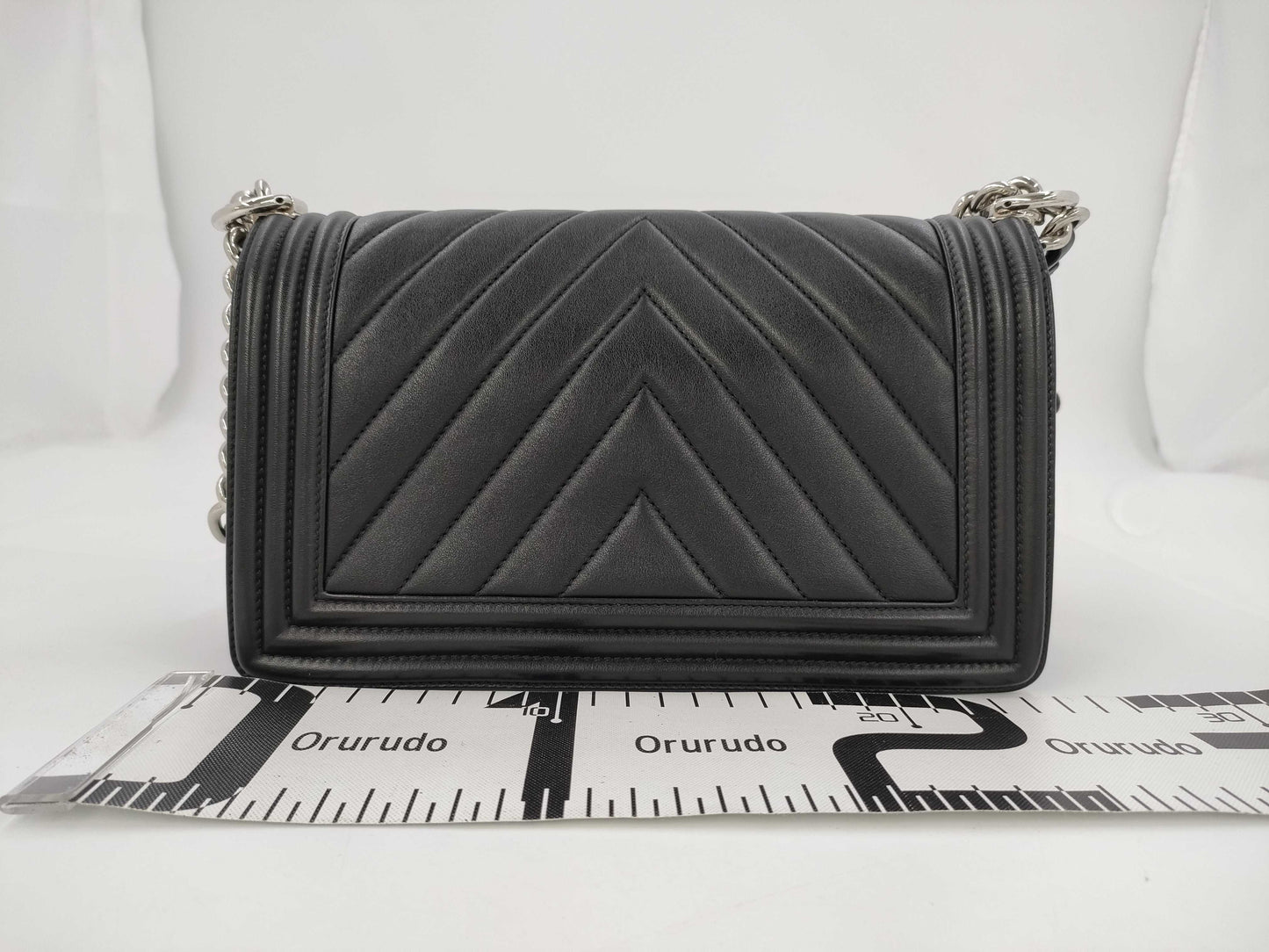 CHANEL Boy Chanel 25 Chevron Lambskin Shoulder Bag with Silver Hardware A67086