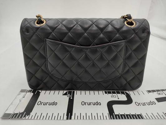 CHANEL CHANEL Matelasse 25 Classic Lambskin Shoulder Bag with Gold Hardware A01112