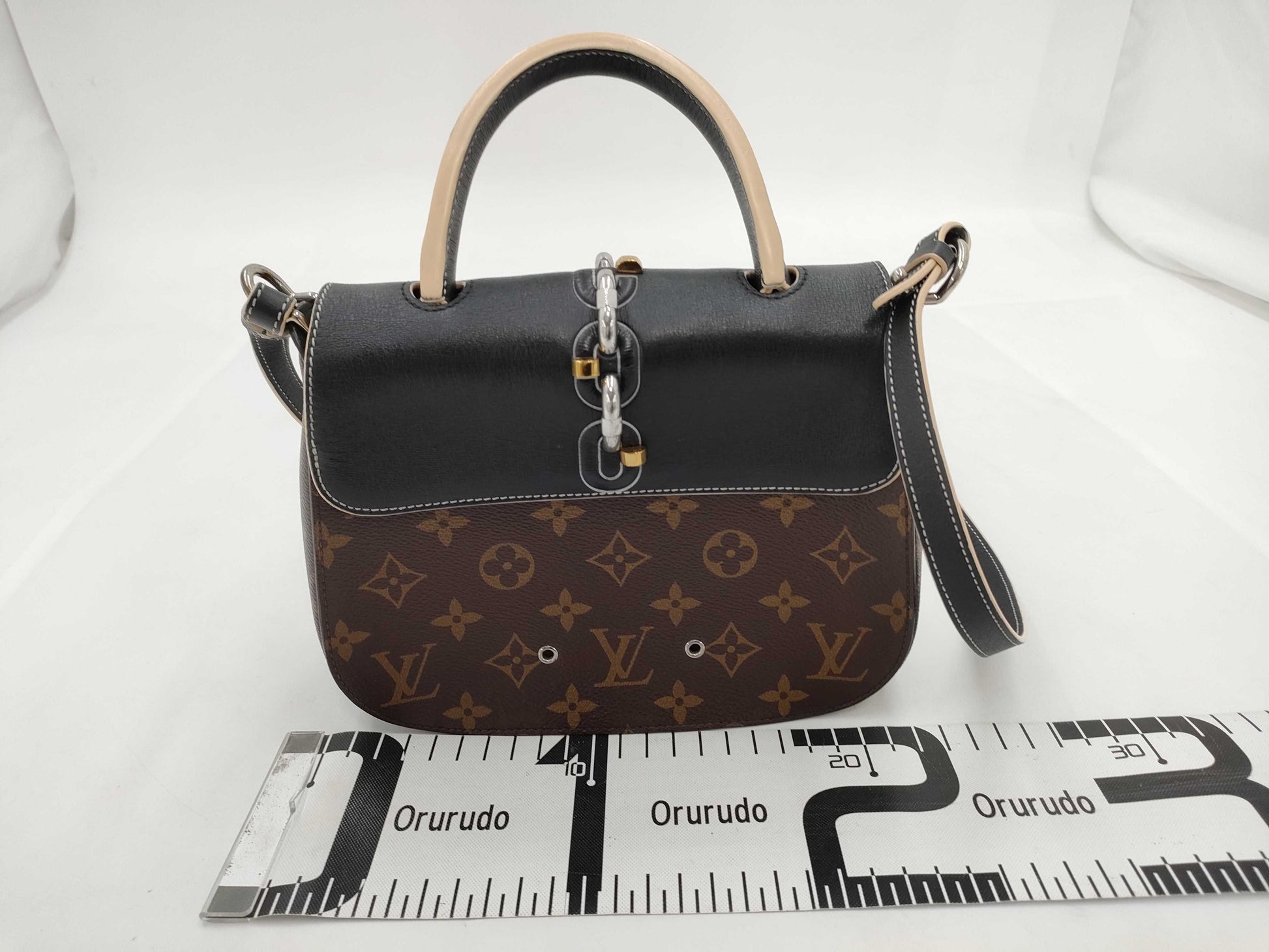 LOUIS VUITTON Louis Vuitton Monogram Chain It M44115 Shoulder Bag