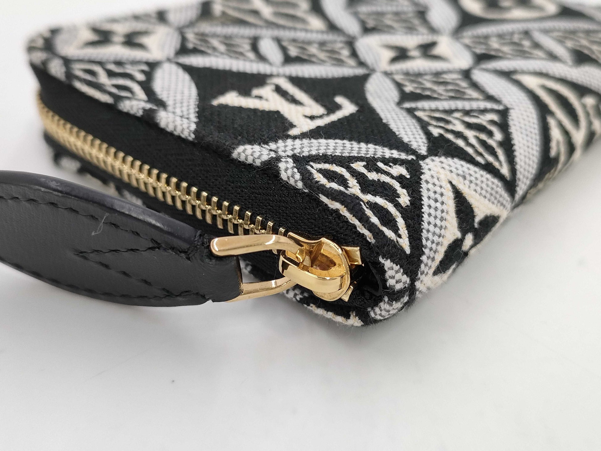 LOUIS VUITTON Louis Vuitton Monogum Jacquard Since 1854 M69997 Coin Case