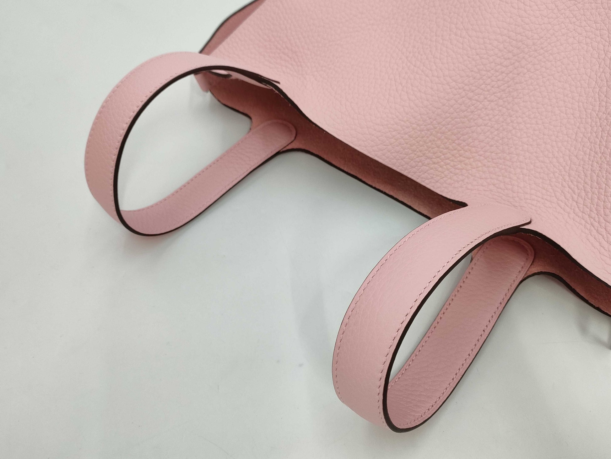 HERMES Picotin Lock 18 Rose Sakura x Taurillon Clemence x Silver Hardware K Stamp Handbag