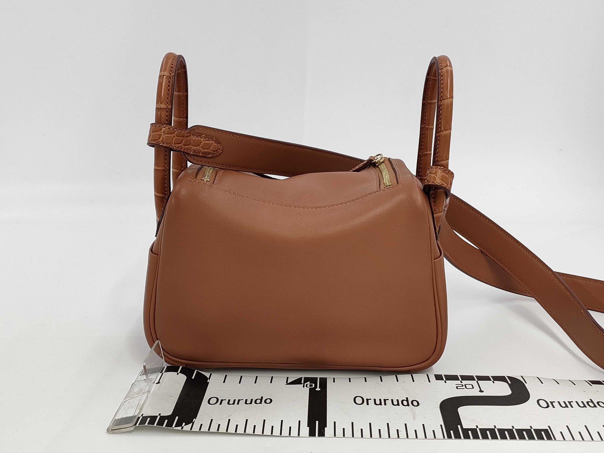 HERMES Lindy Mini Touch Swift Leather Shoulder Bag in Alligator Leather with Gold GD Hardware and B Stamp