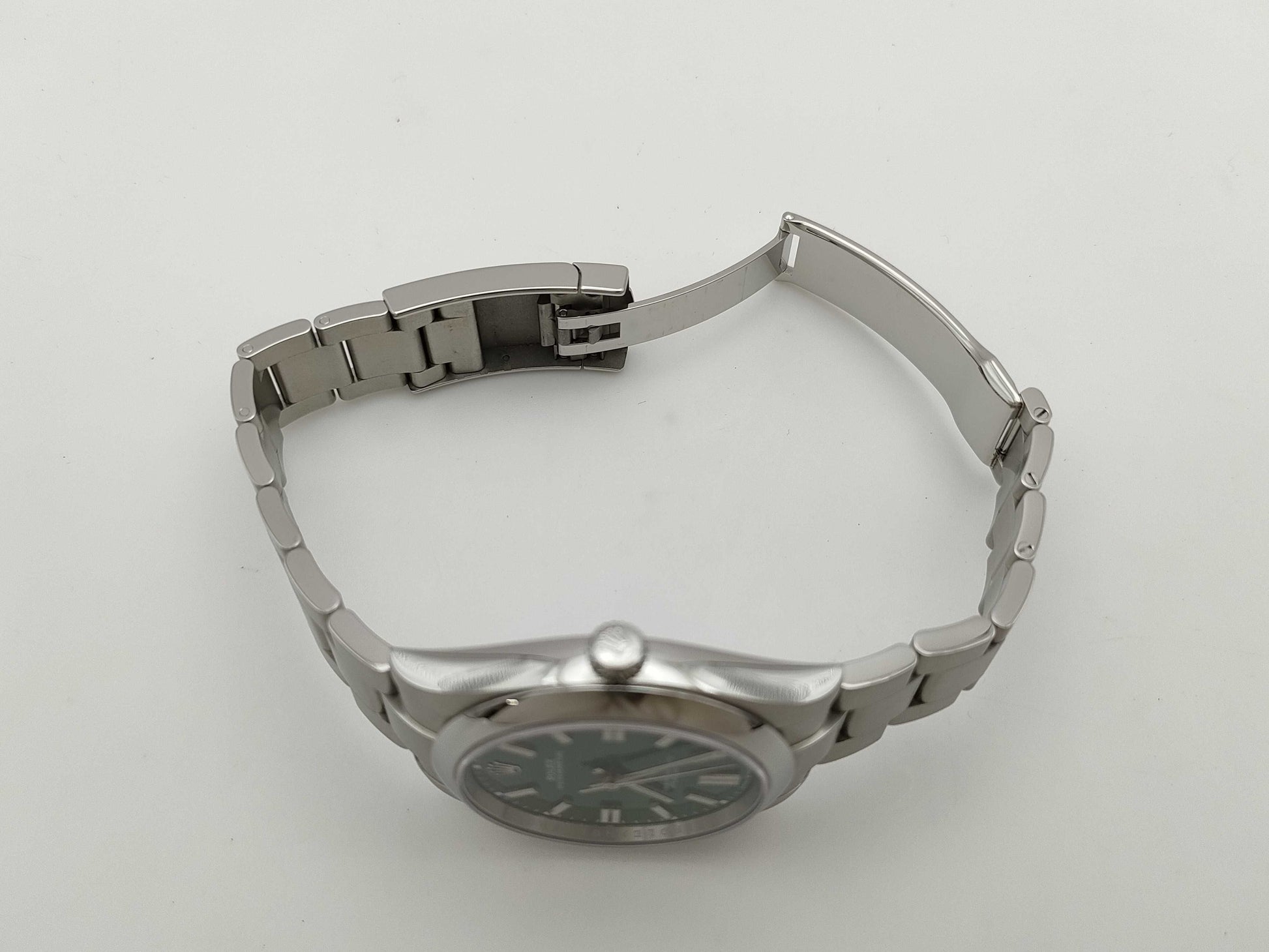 ROLEX 124300 5E9073L1 Green Dial Men's Watch