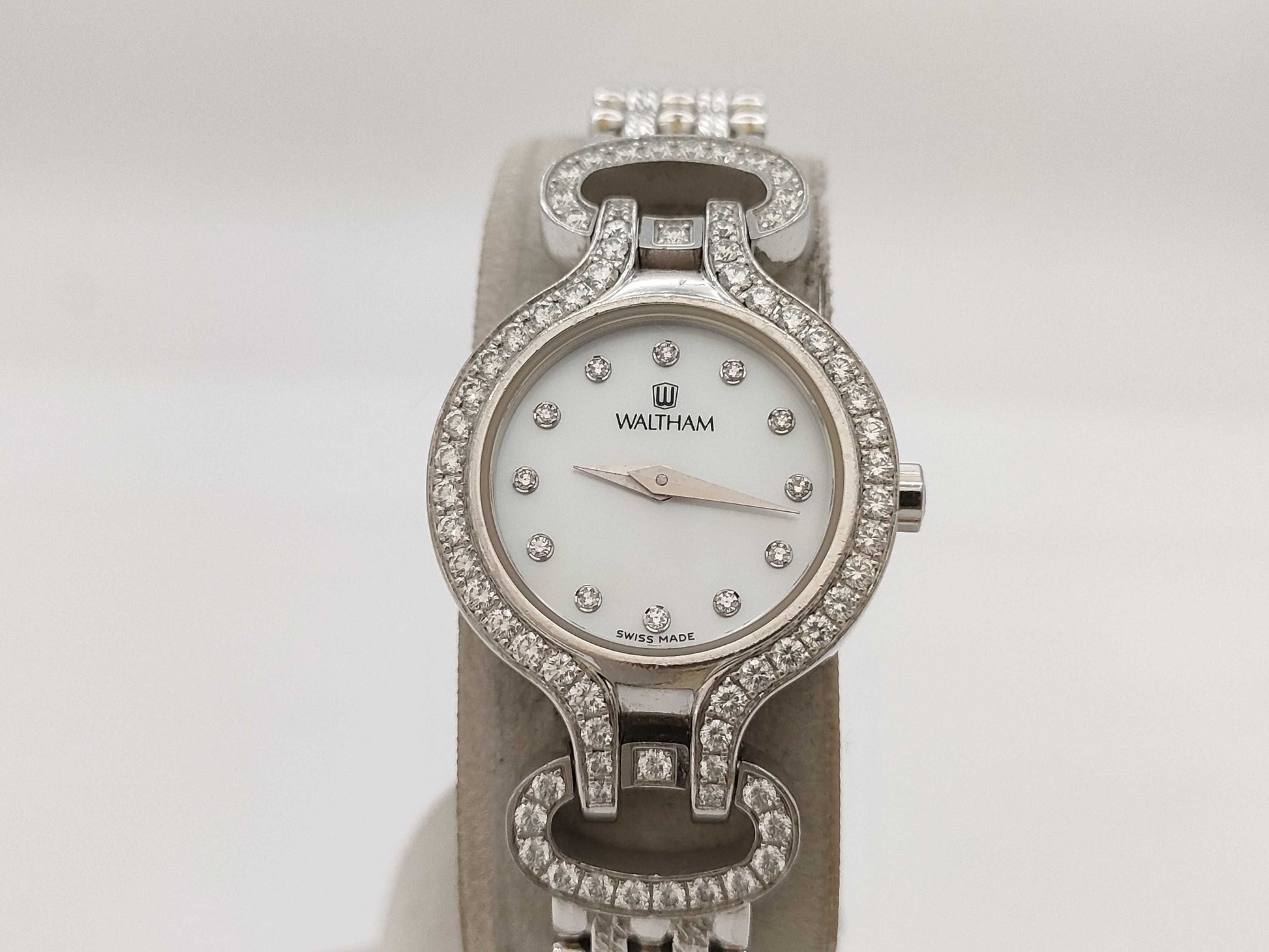 WALTHAM 93591.52 T020062 Quartz K18 Shell Dial Women's Watch