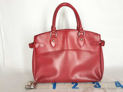 LOUIS VUITTON LV Passy PM Epi Red M5926E Handbag