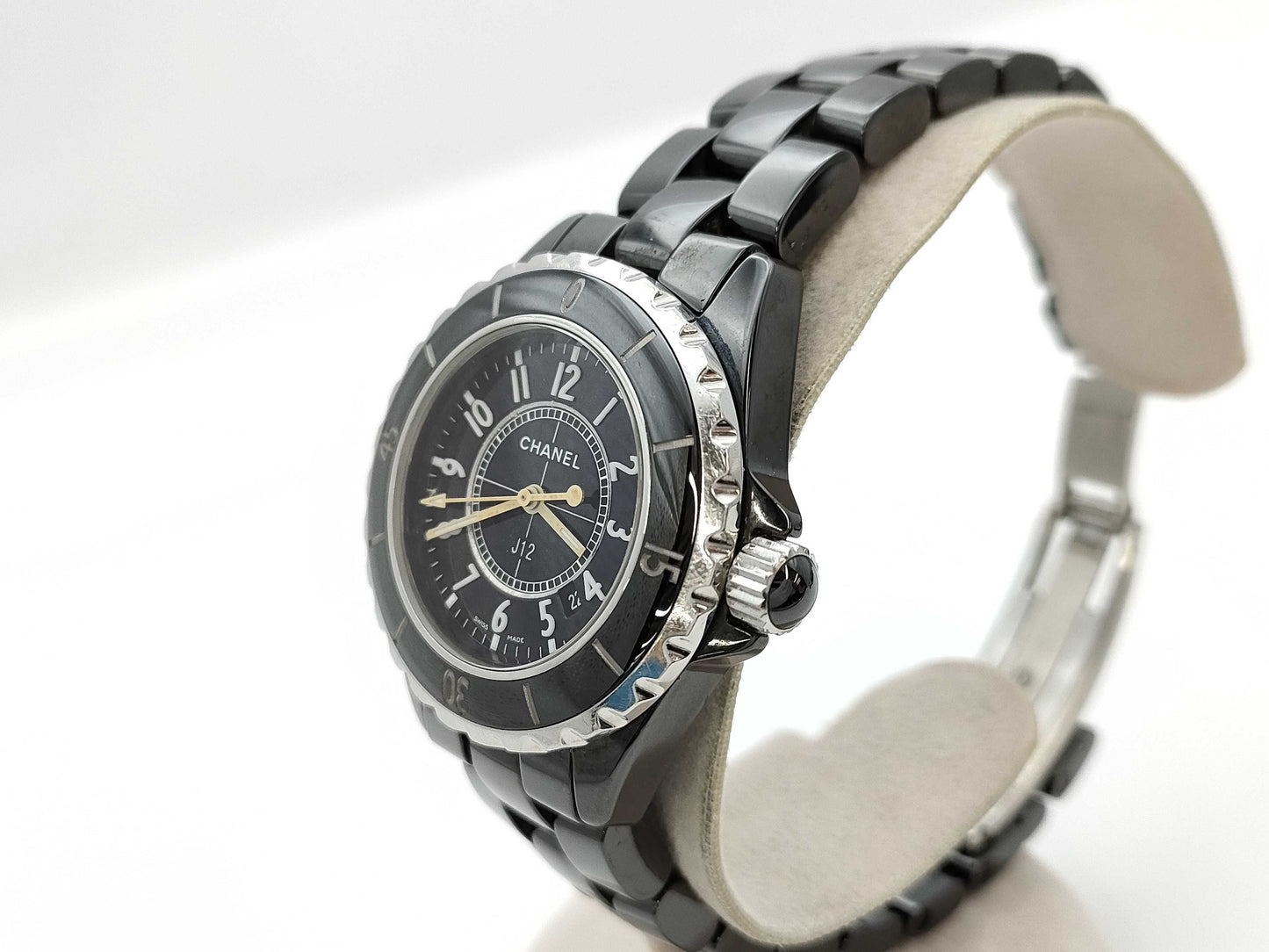 CHANEL J12 H0682 D.N.25955 Quartz Boys Watch