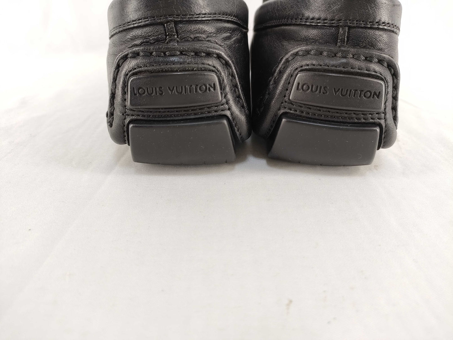 LOUIS VUITTON LOUIS VUITTON driving shoes, black leather, silver hardware, other shoes