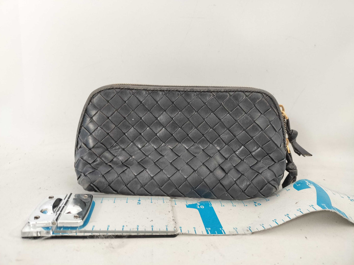 BOTTEGA VENETA Intrecciato Bodega Veneta Intrecciato Pouch