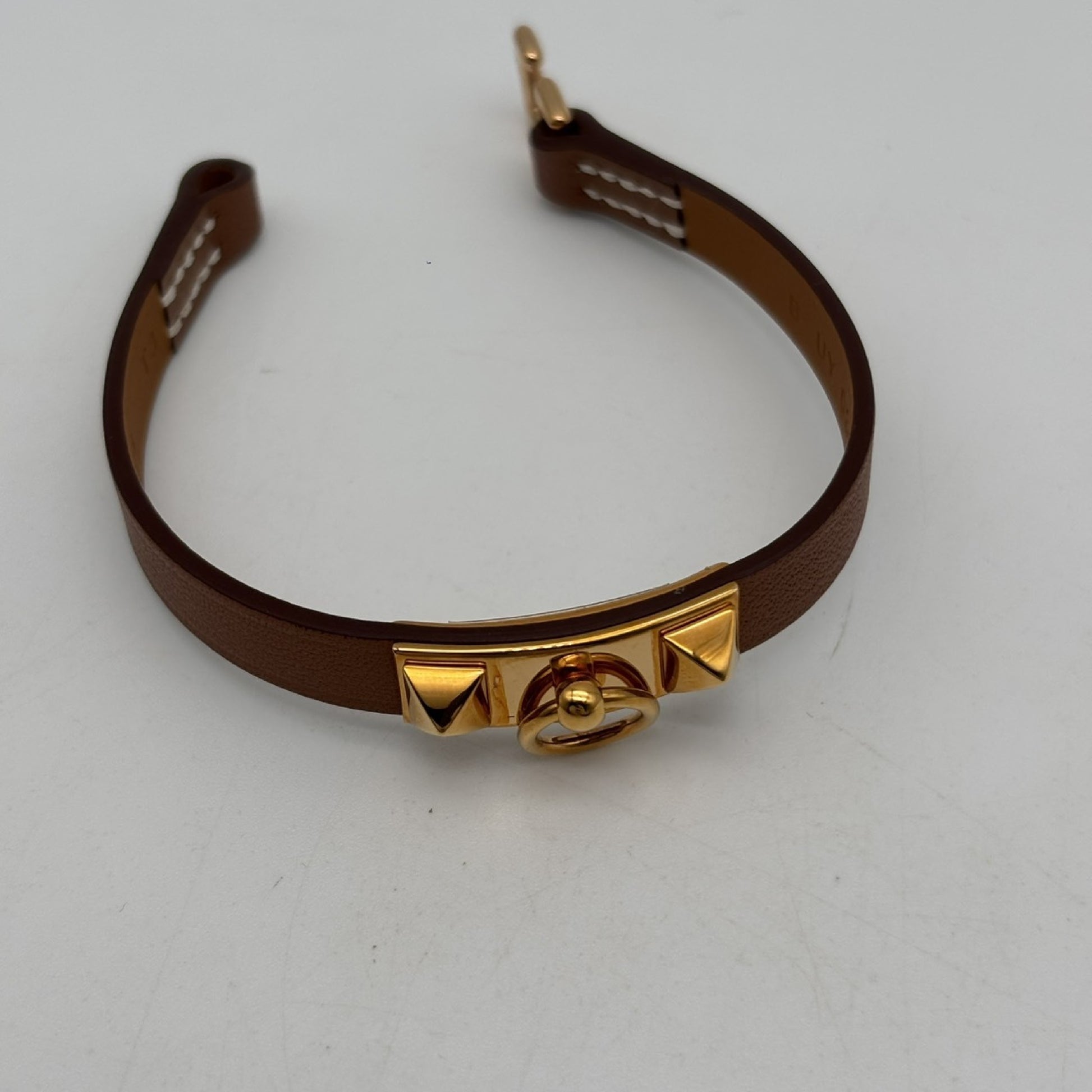 HERMES Reval Gold B-Engraved Bracelet Bangle