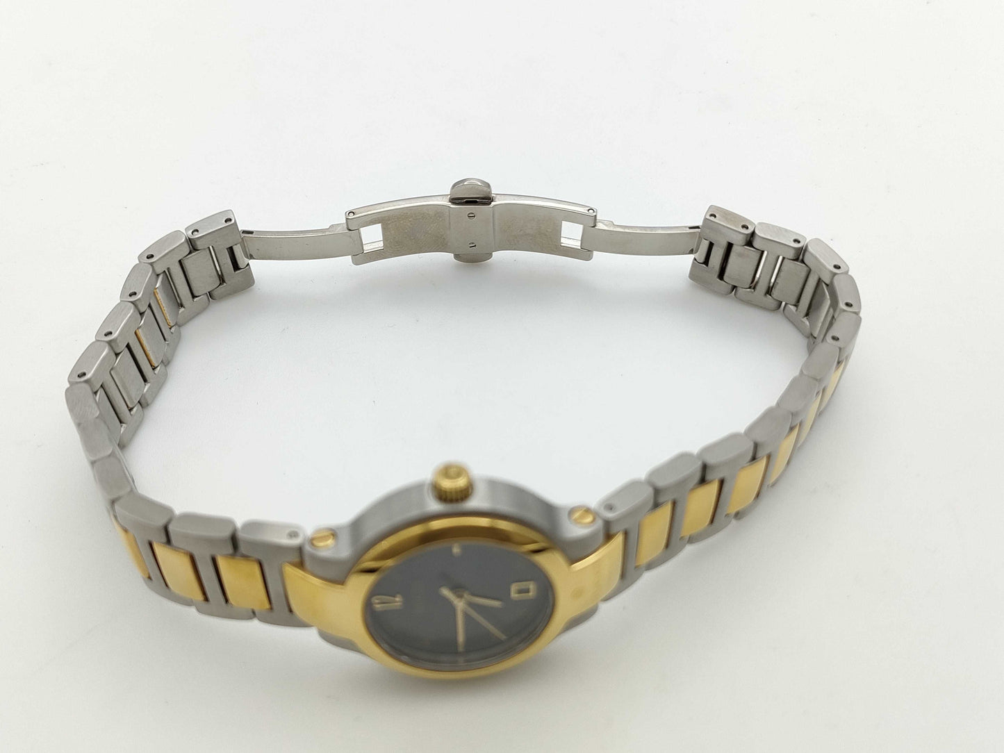 GUCCI 8900L 0018418 Quartz Immovable Women's Watch