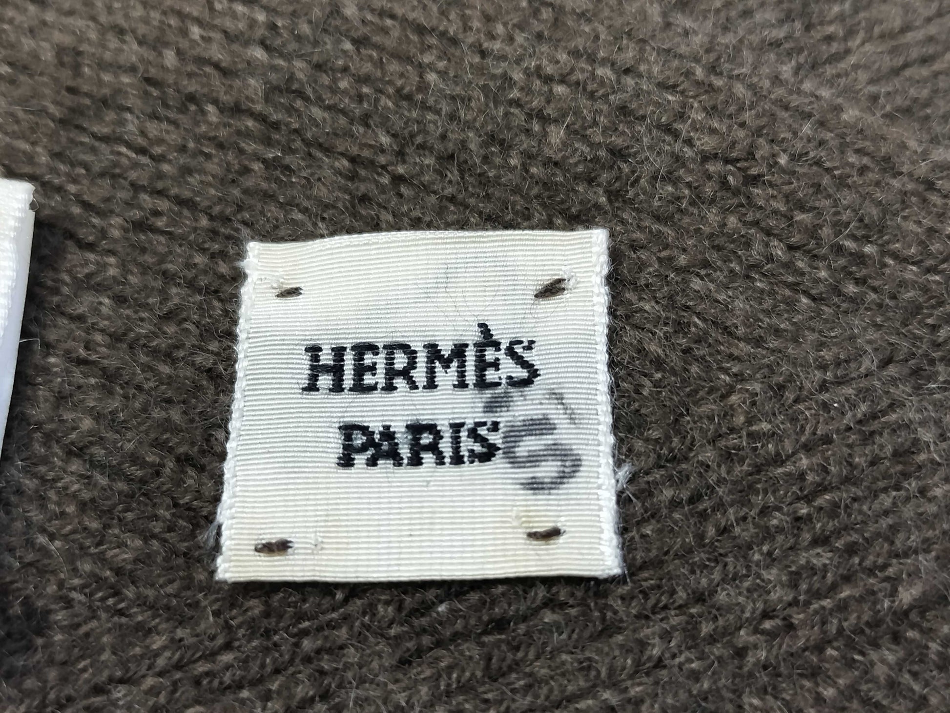 HERMES HERMES 100% Cashmere Scarf
