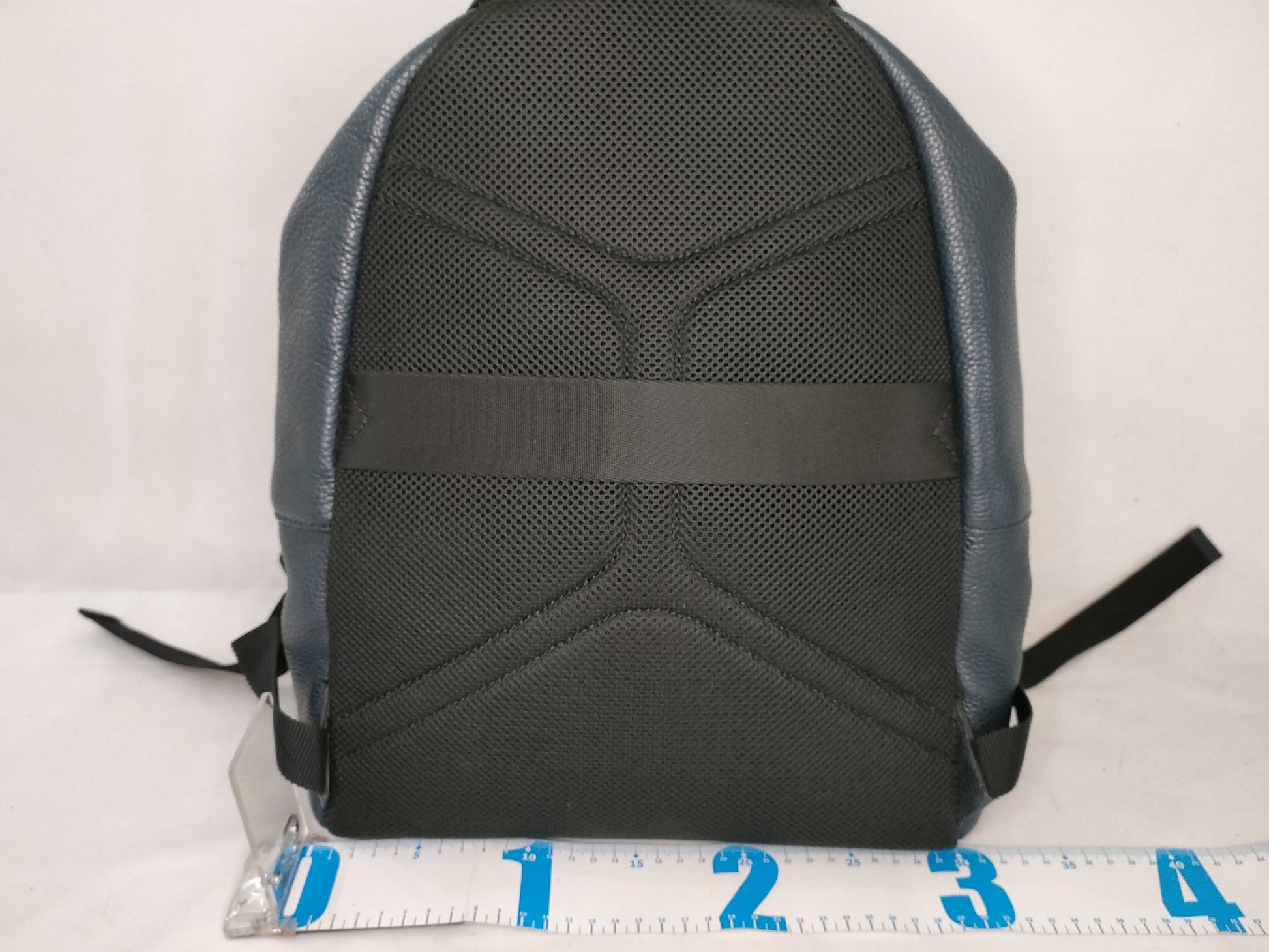 Salvatore Ferragamo Ferragamo logo leather backpack in navy
