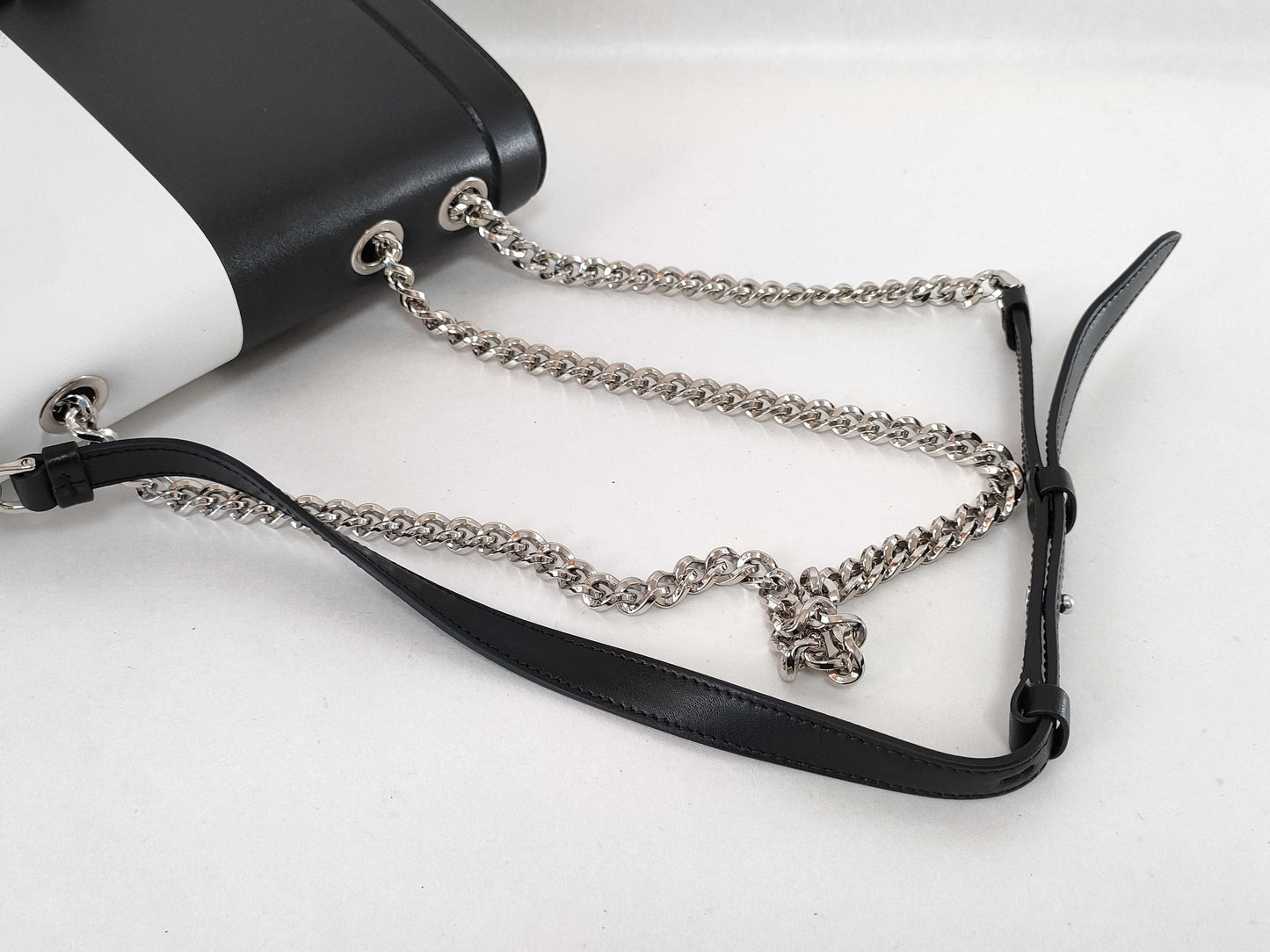 Salvatore Ferragamo Vara Chain Shoulder Bag in White and Black